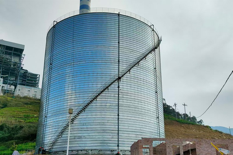 Steel silo